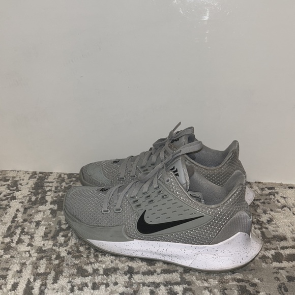 Nike kyrie 2 low TB promo wolf gray black white (used) - Picture 2 of 5